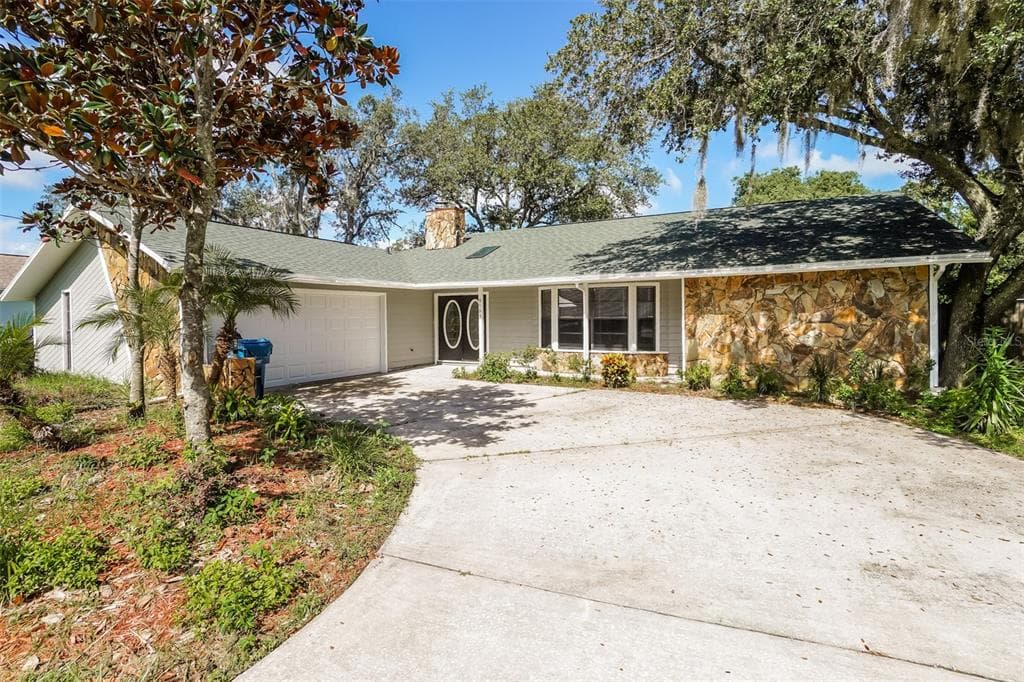 9105 DUPONT AVENUE SPRING HILL, FL 34608