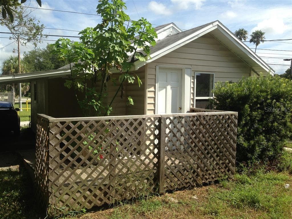 1625 29TH AVENUE N ST PETERSBURG, FL 33713