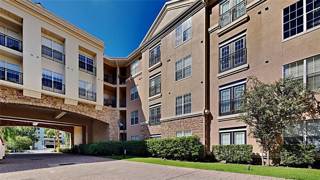 4221 W SPRUCE STREET UNIT 2206 TAMPA, FL 33607