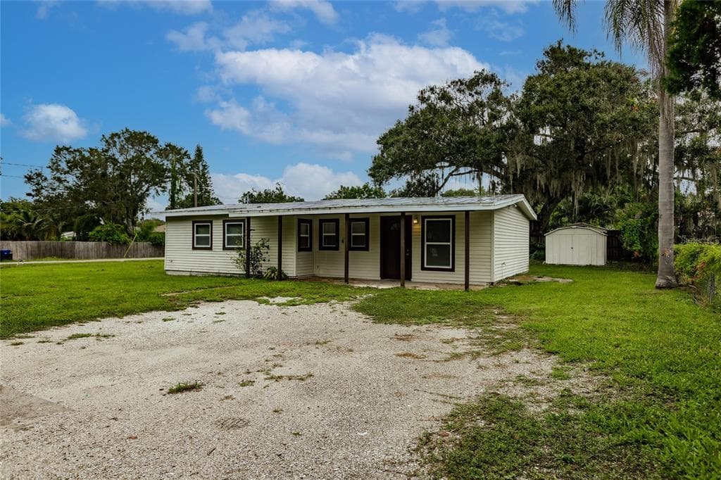 3035 MYRTLE STREET SARASOTA, FL 34234