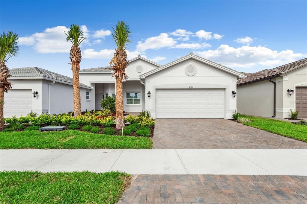 4908 SIENNA ISLES AVENUE WIMAUMA, FL 33598