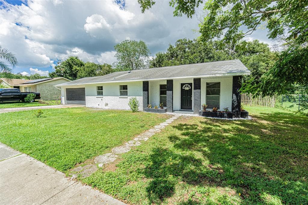 2319 MERRILY CIRCLE N