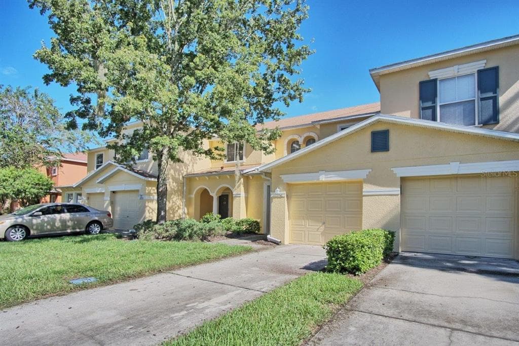 6956 HAWTHORNE TRACE LANE RIVERVIEW, FL 33578