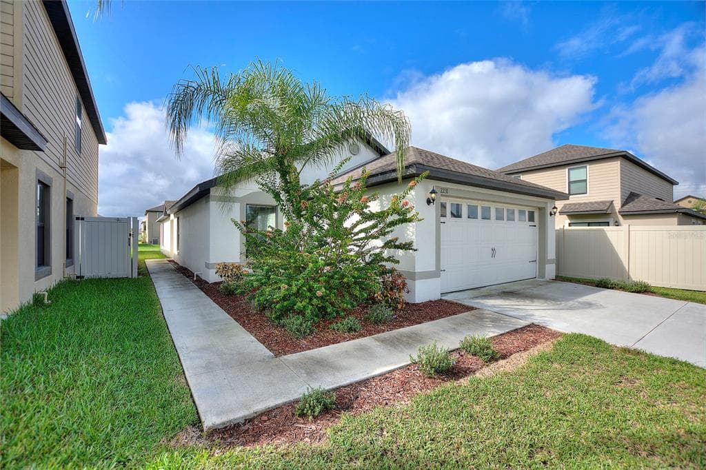 2231 CASPIAN DRIVE LAKELAND, FL 33805