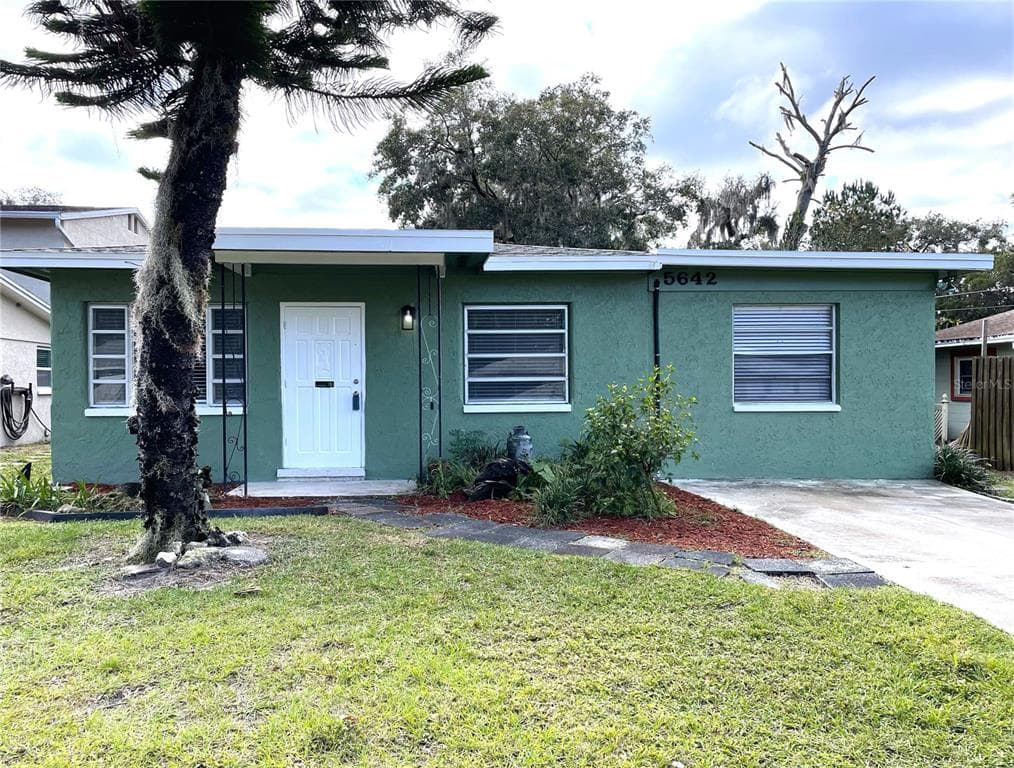 5642 WYOMING AVENUE NEW PORT RICHEY, FL 34652
