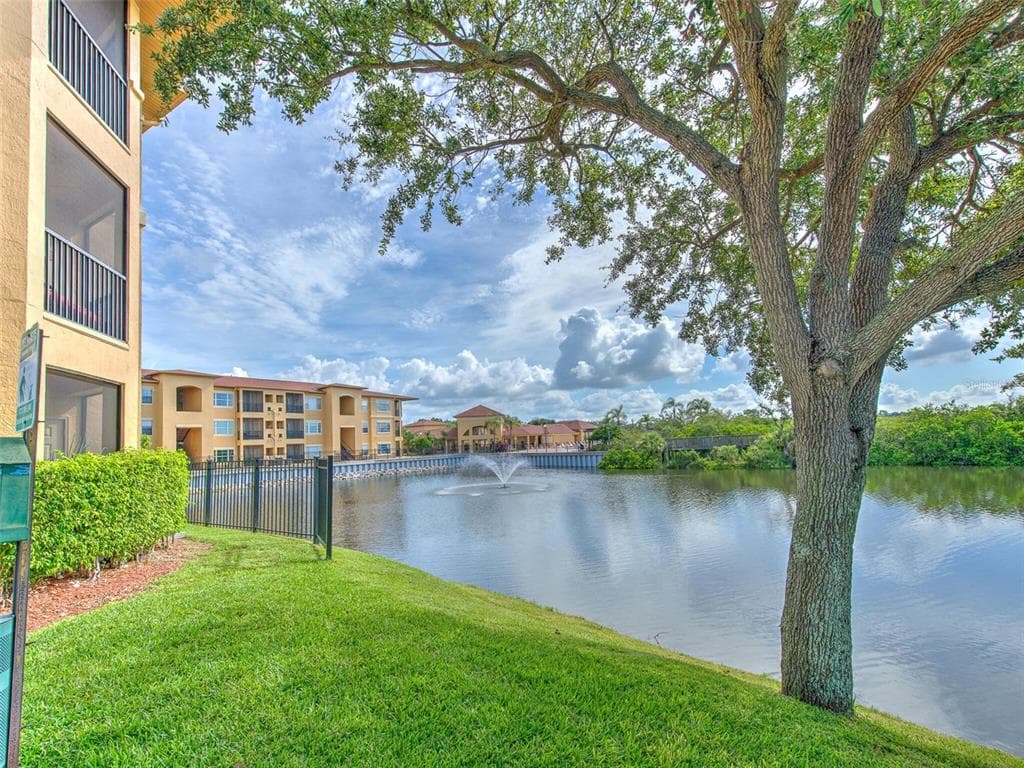 4323 BAYSIDE VILLAGE DRIVE UNIT 216 TAMPA, FL 33615