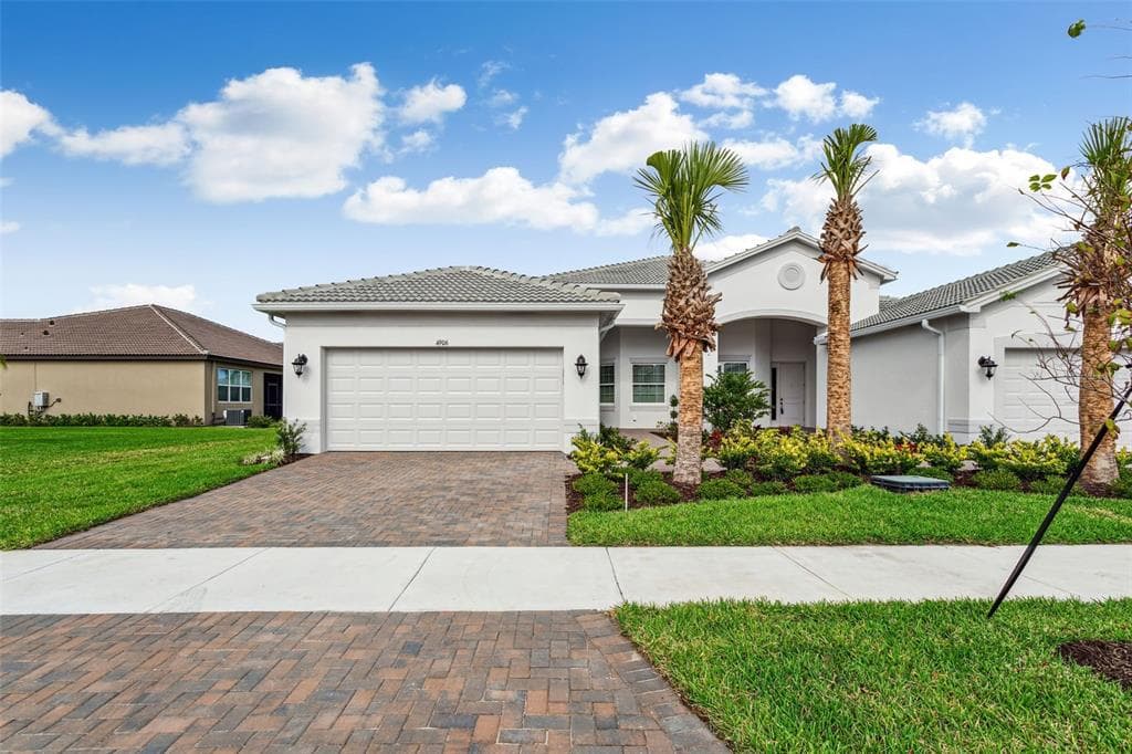 4906 SIENNA ISLES AVENUE WIMAUMA, FL 33598
