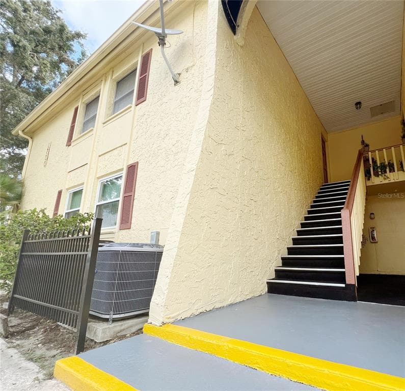 7515 DOLONITA DRIVE UNIT 7515 TAMPA, FL 33615