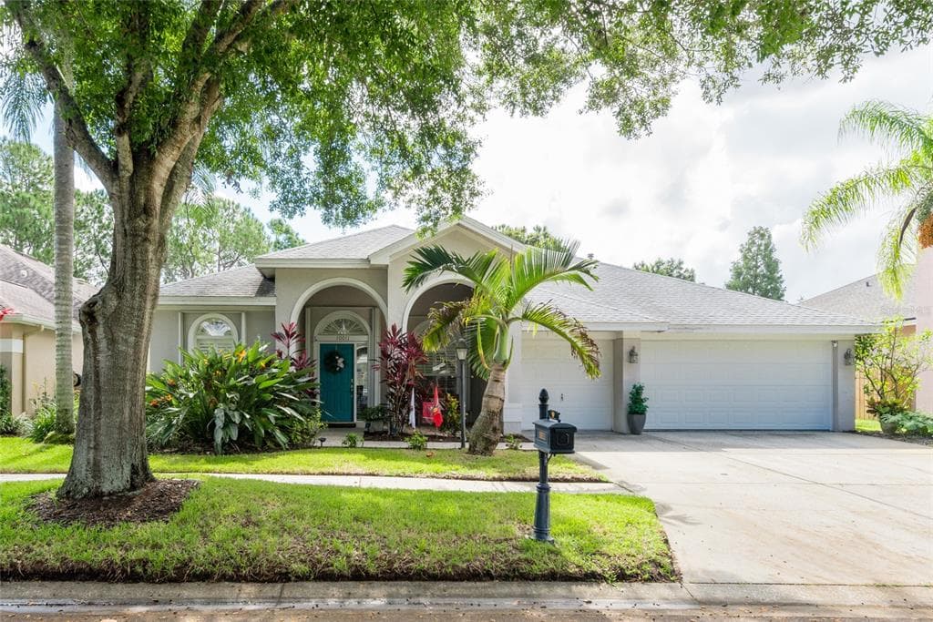 10011 BENNINGTON DRIVE TAMPA, FL 33626