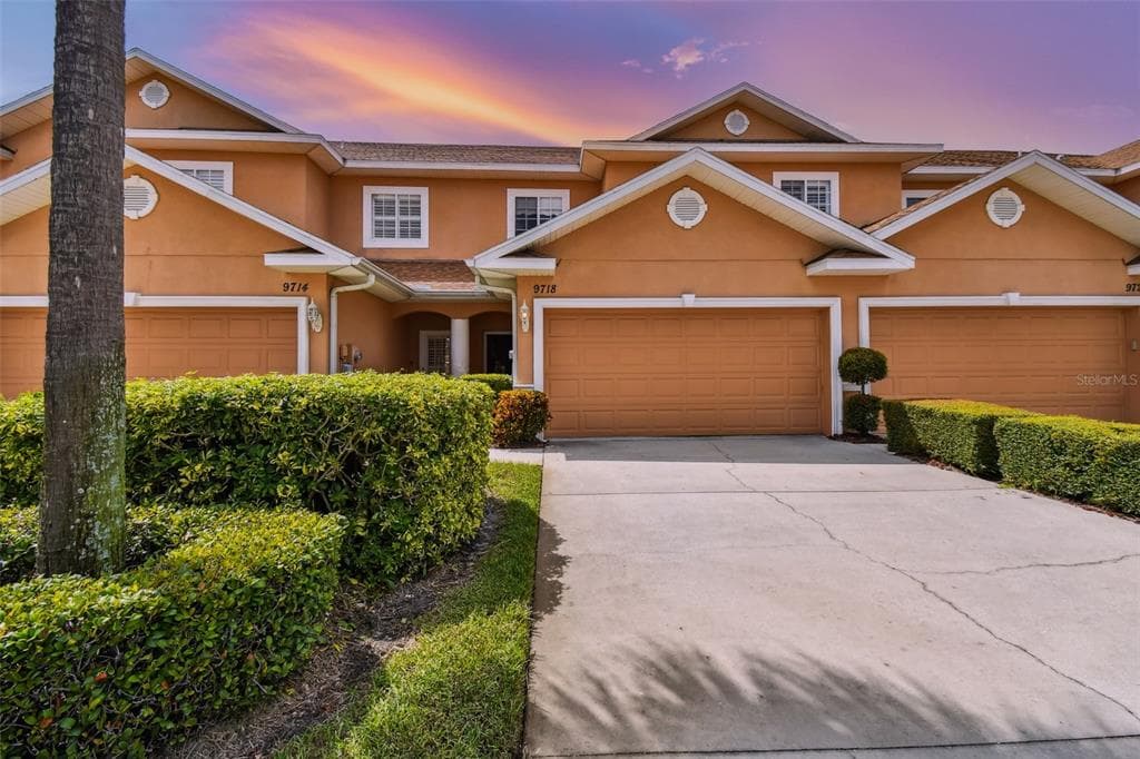 9718 TAYLOR ROSE LANE SEMINOLE, FL 33777