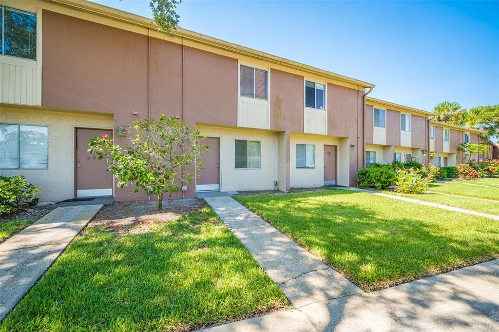 194 115TH AVENUE NE UNIT 194 ST PETERSBURG, FL 33716