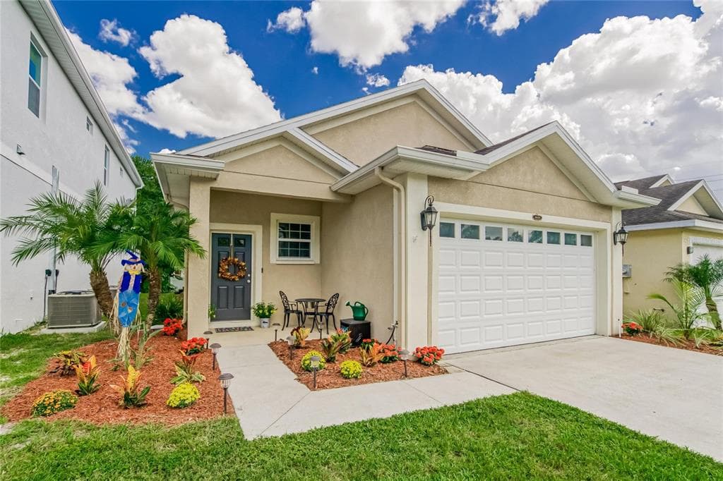 8433 MARLANAS PLACE TAMPA, FL 33637