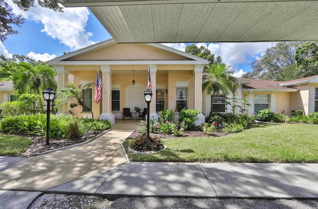 303 KINNERET WAY SUN CITY CENTER, FL 33573