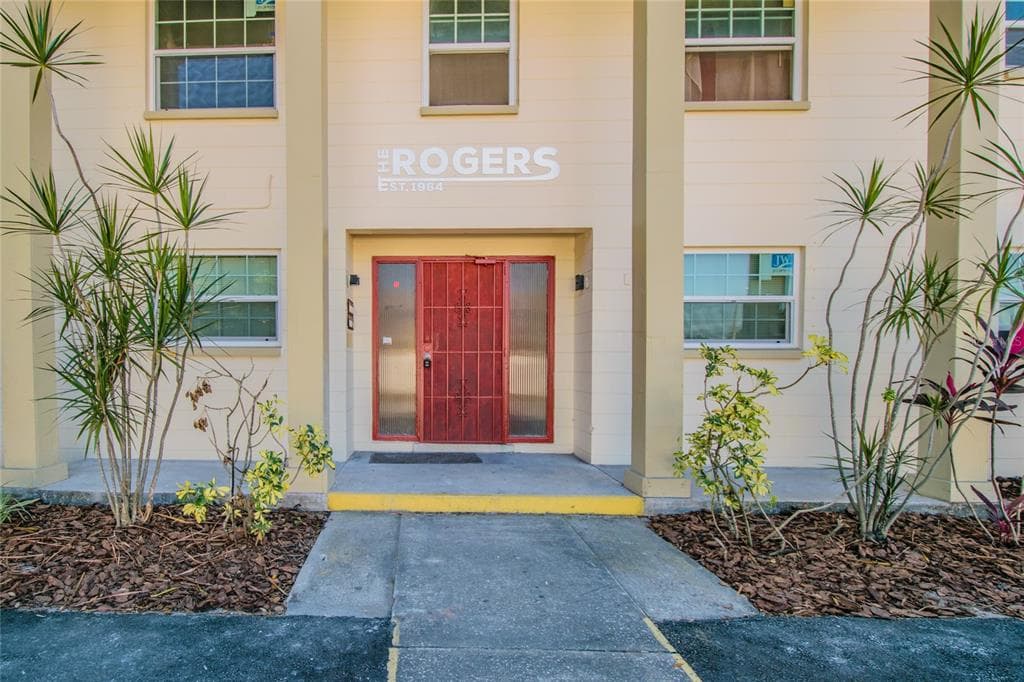 3618 W ROGERS AVENUE UNIT 6 TAMPA, FL 33611