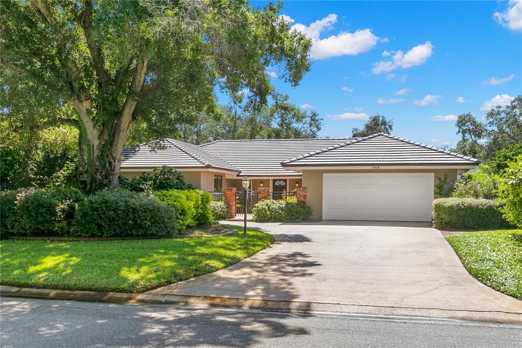 944 31ST TERRACE NE ST PETERSBURG, FL 33704