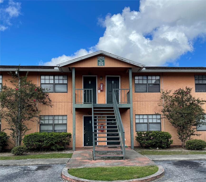 12404 HIBISCUS OAK PLACE UNIT 201 TAMPA, FL 33612