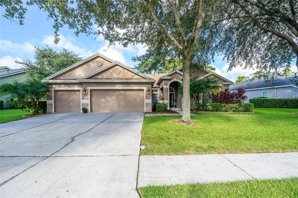 18006 WYNTHORNE DRIVE TAMPA, FL 33647