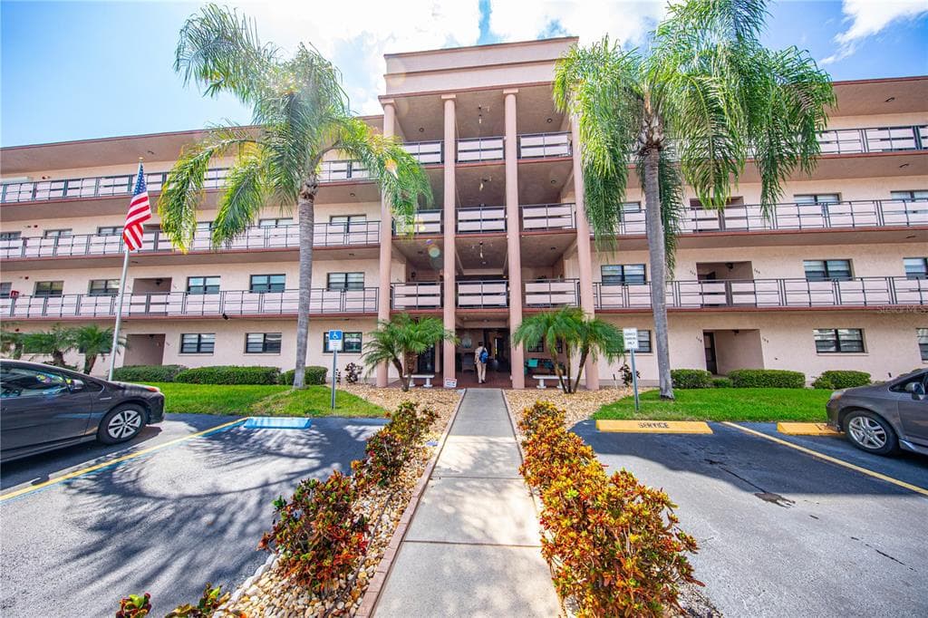 5980 80TH STREET N UNIT 202 ST PETERSBURG, FL 33709