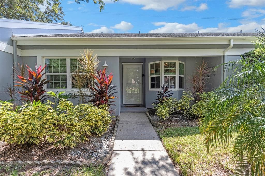 190 BRIGTON COURT SAFETY HARBOR, FL 34695