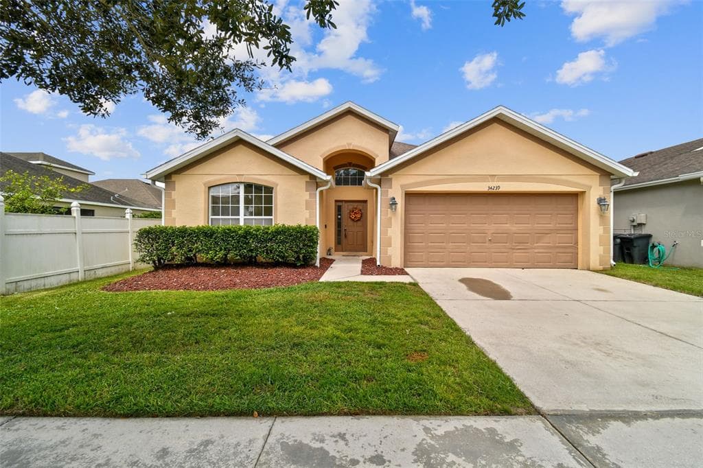 34239 CLIFFCREEK COURT WESLEY CHAPEL, FL 33545