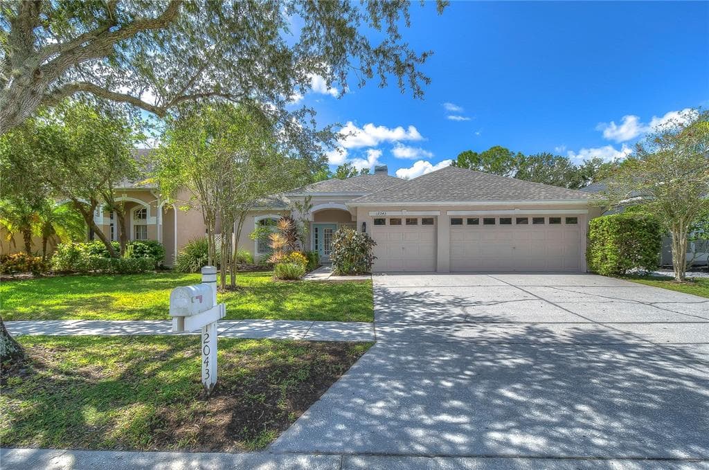 12043 MOUNTBATTEN DRIVE TAMPA, FL 33626