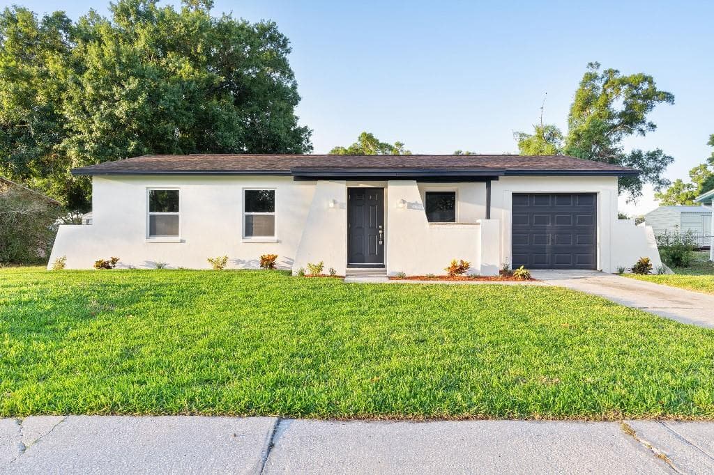 8517 BLUE RIDGE DRIVE TAMPA, FL 33619