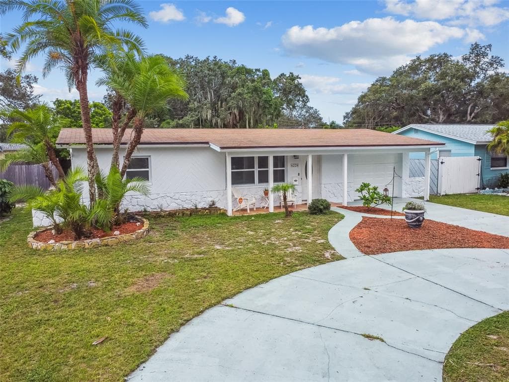 6228 52ND AVENUE N ST PETERSBURG, FL 33709