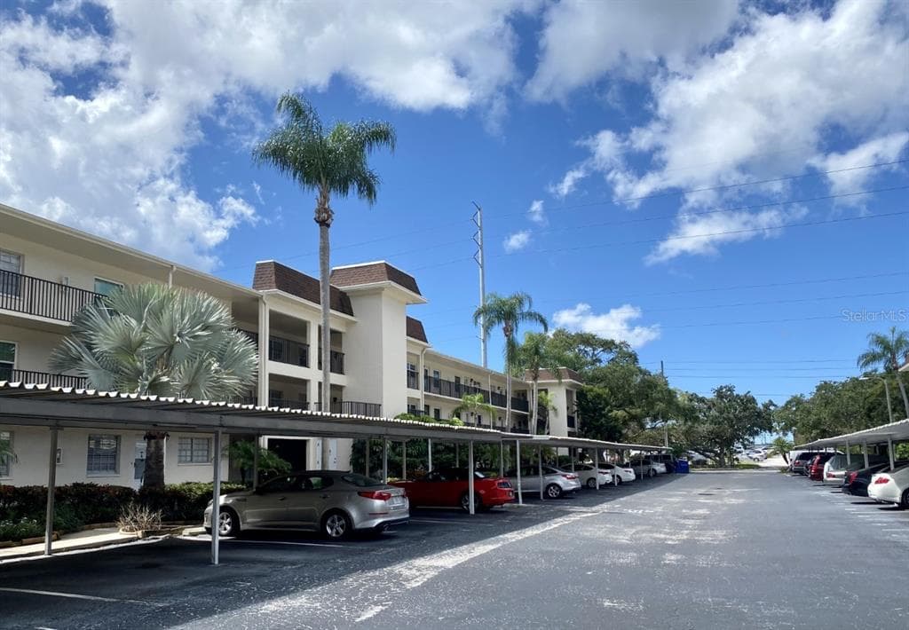 831 MAPLE COURT UNIT 102 DUNEDIN, FL 34698