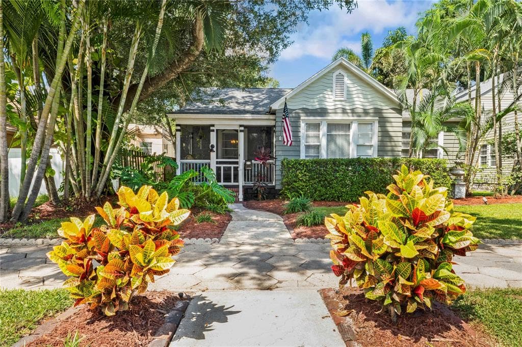 861 29TH AVENUE N ST PETERSBURG, FL 33704