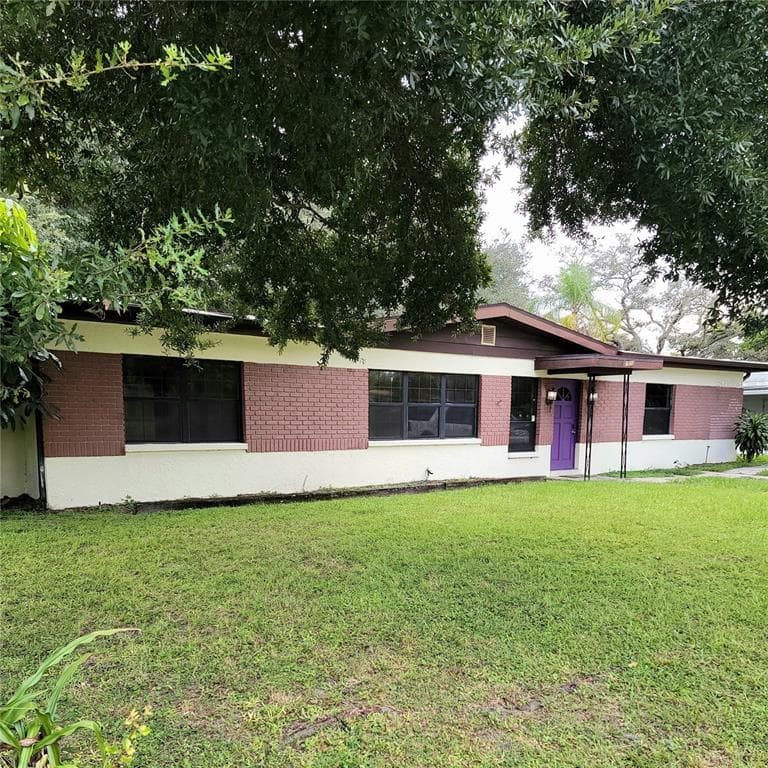 4513 DOLPHIN DRIVE TAMPA, FL 33617