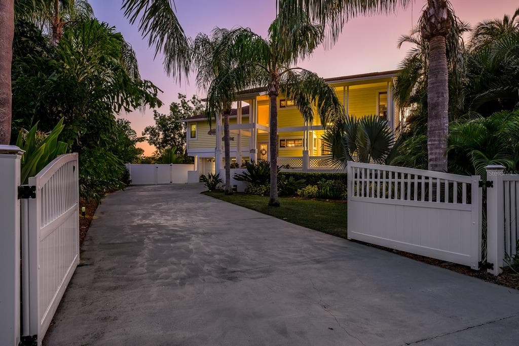 3700 CENTER CIRCLE LARGO, FL 33774