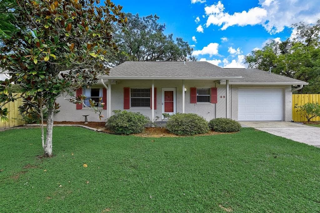 425 S CAMELIA AVENUE TARPON SPRINGS, FL 34689