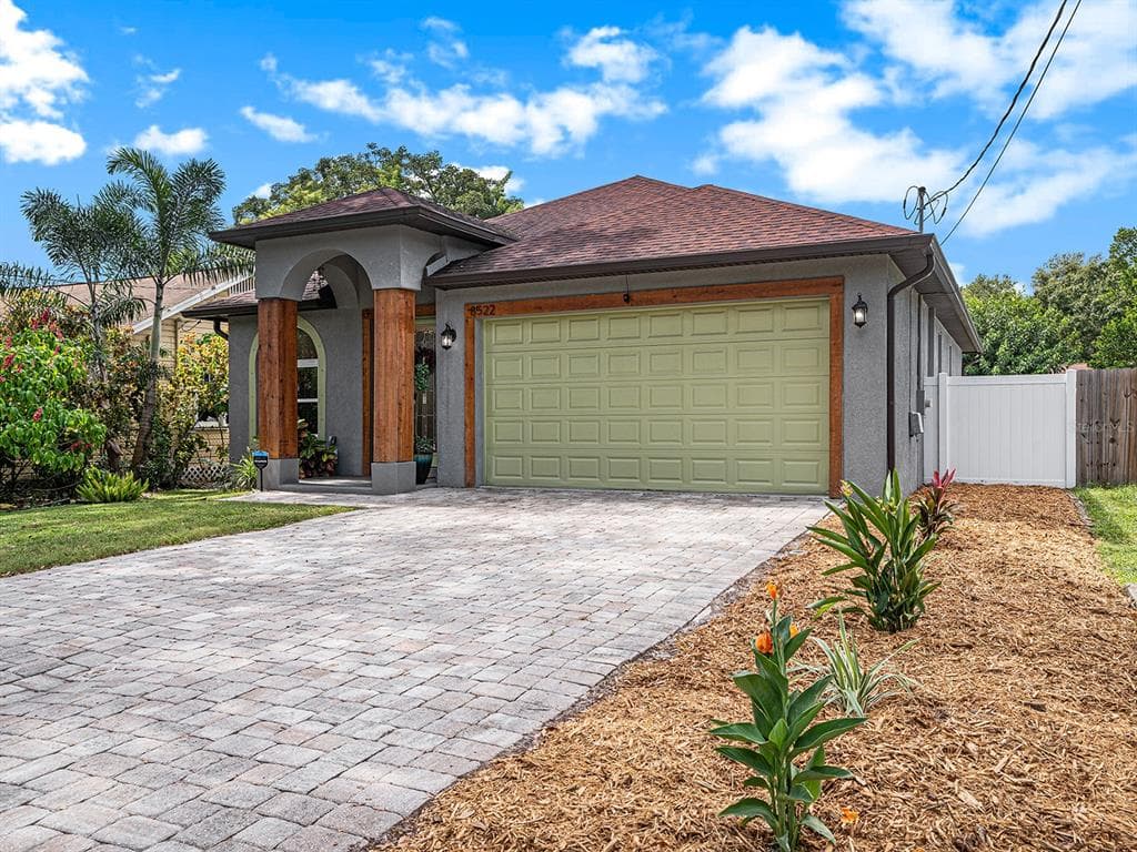 8522 N HIGHLAND AVE TAMPA, FL 33604