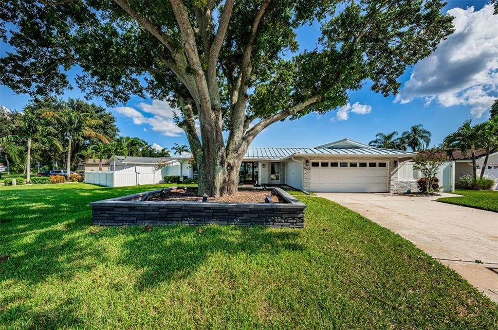 1400 52ND AVENUE NE ST PETERSBURG, FL 33703