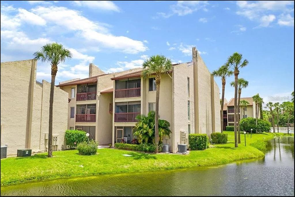 8602 CHAMPLAIN COURT UNIT 91 TAMPA, FL 33614