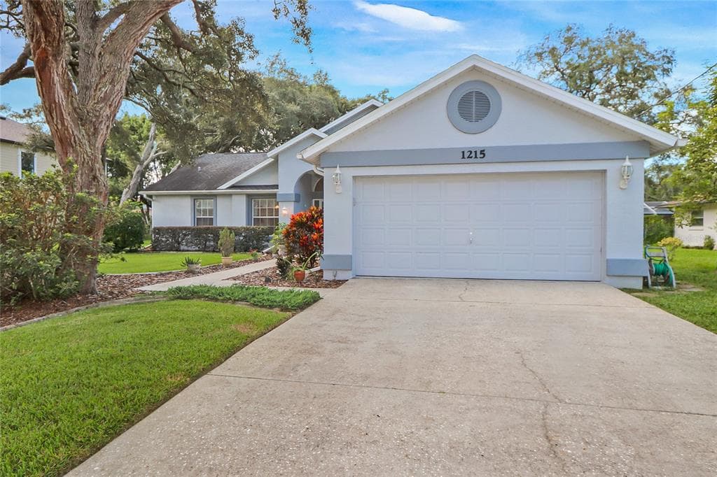 1215 MACFARLANE AVENUE SPRING HILL, FL 34608