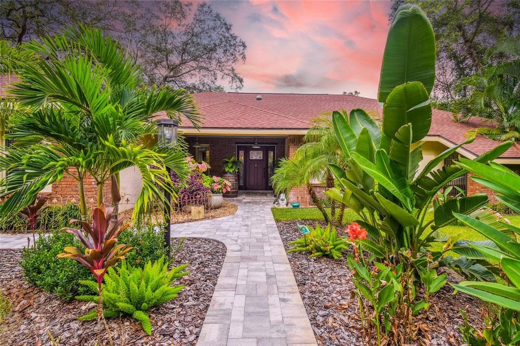 2414 BUTTERNUT COURT