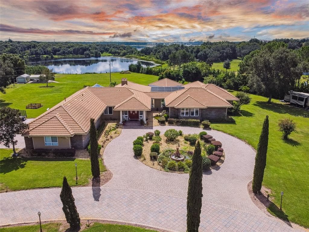 18124 CORALWOOD LANE