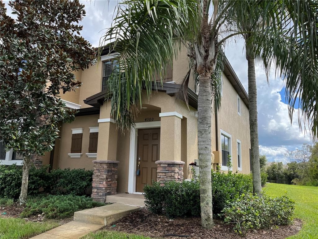 4300 FENNWOOD COURT WESLEY CHAPEL, FL 33543