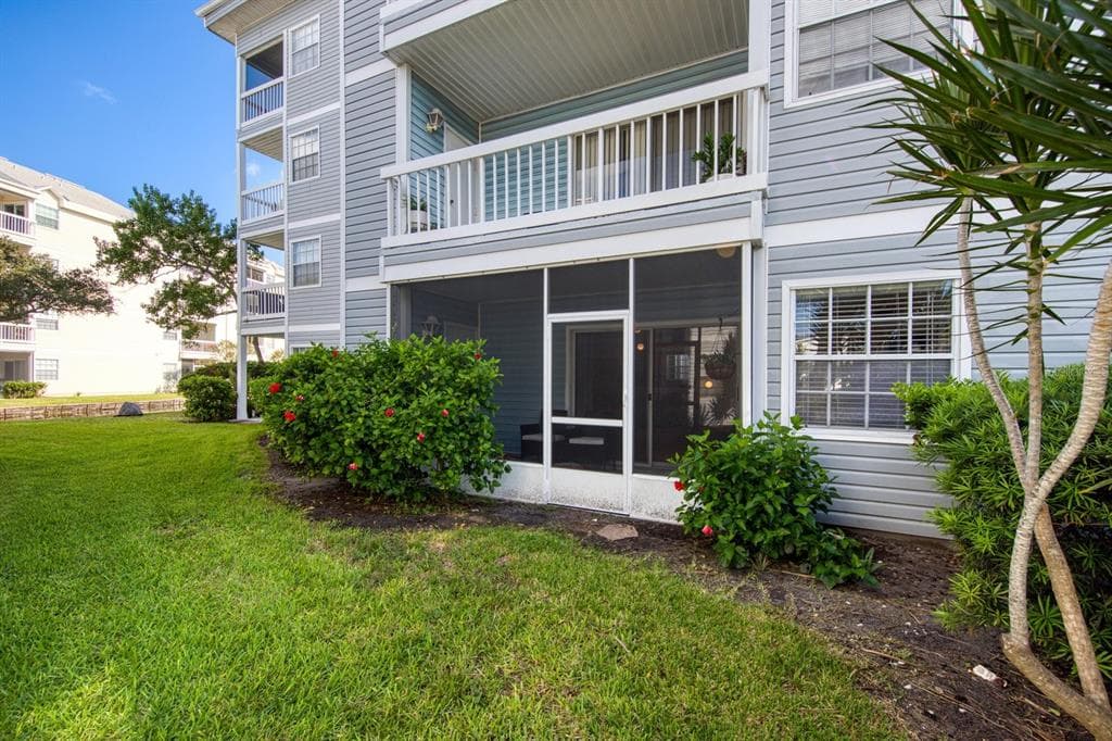 6810 STONESTHROW CIRCLE N UNIT 13101 ST PETERSBURG, FL 33710