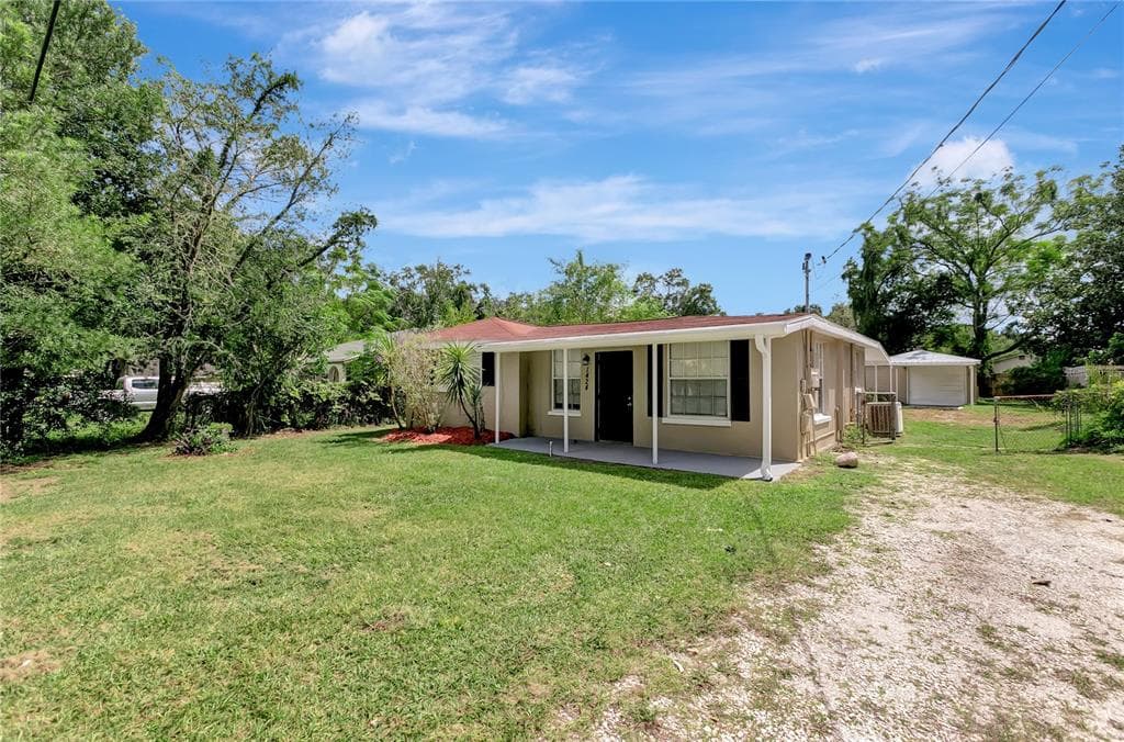 1424 W BURGER STREET TAMPA, FL 33604