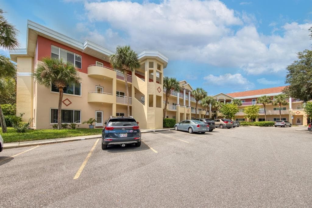 2022 CAMELOT DRIVE UNIT 21 CLEARWATER, FL 33763