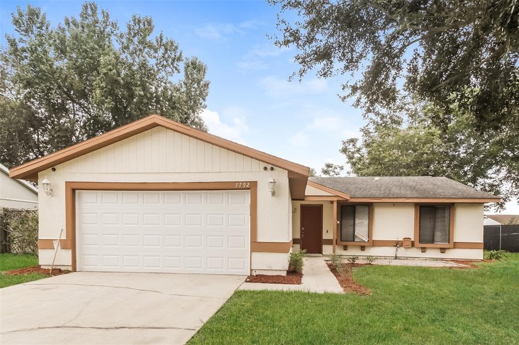 7792 MURCOTT CIRCLE ORLANDO, FL 32835