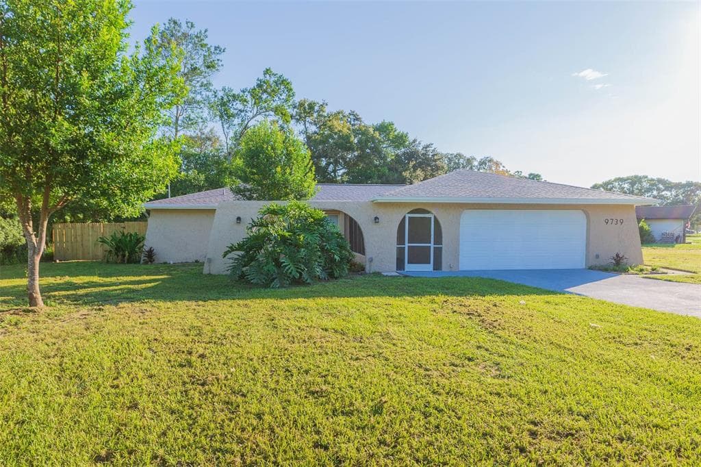 9739 HORIZON DRIVE SPRING HILL, FL 34608