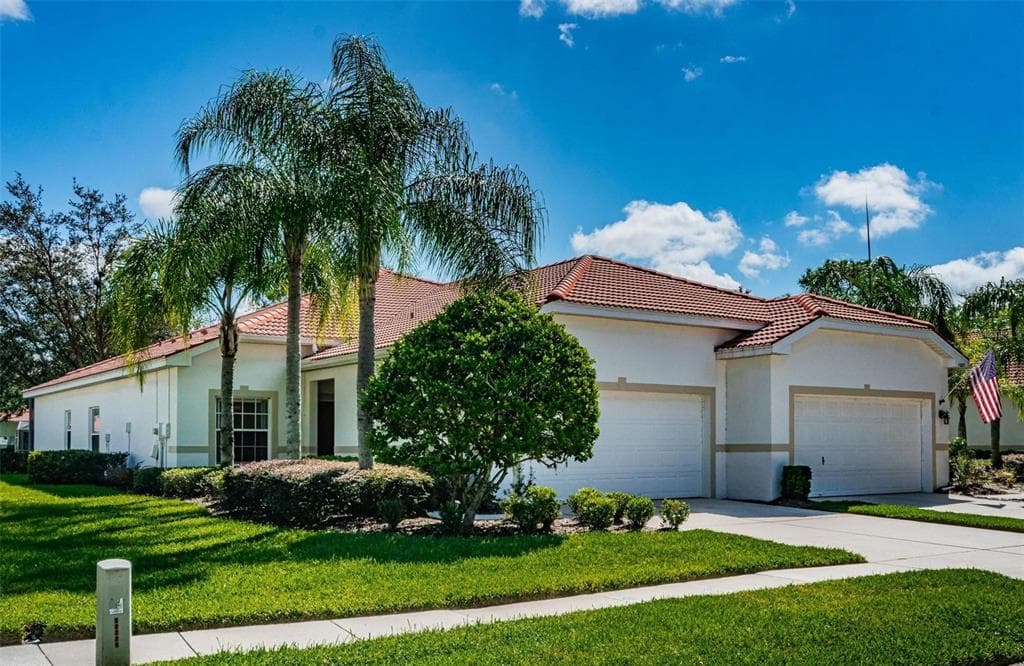 10219 DEVONSHIRE LAKE DRIVE TAMPA, FL 33647