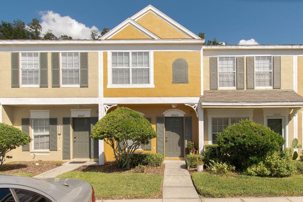 30023 GRANDA HILLS COURT WESLEY CHAPEL, FL 33543