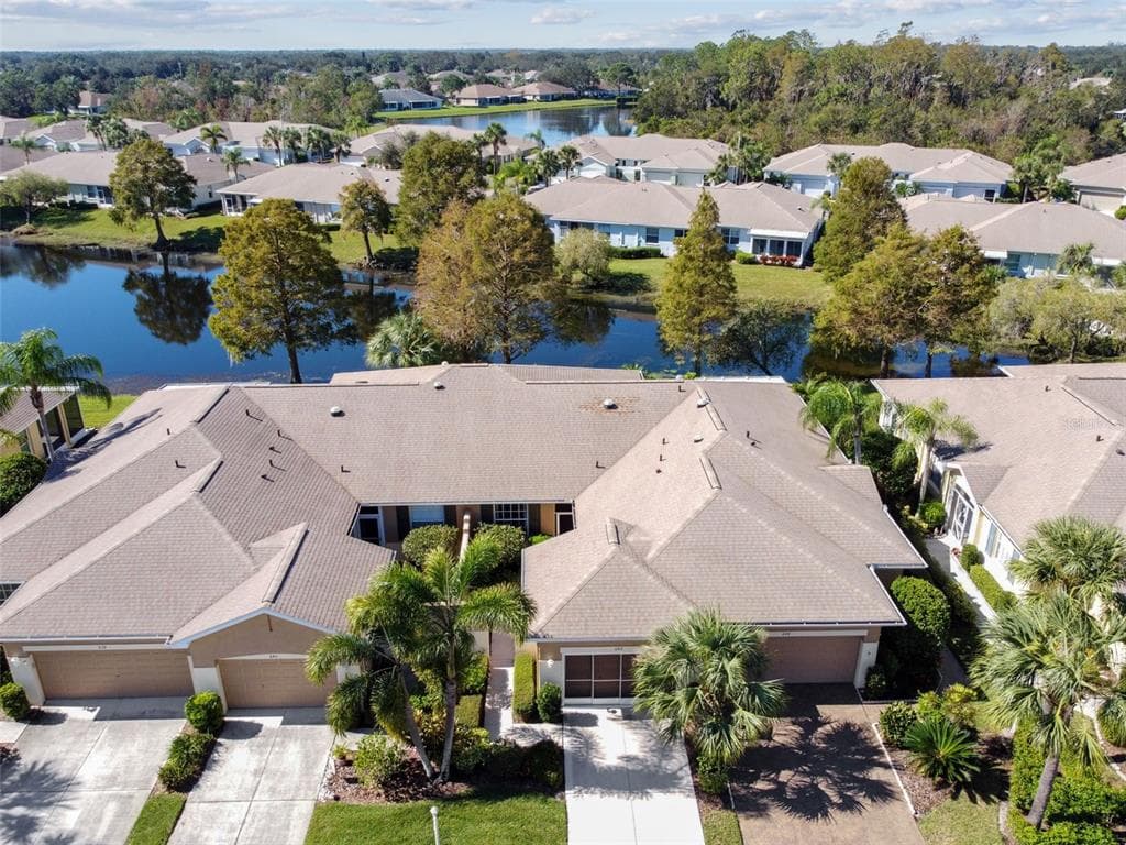 642 TREMONT GREENS LANE SUN CITY CENTER, FL 33573