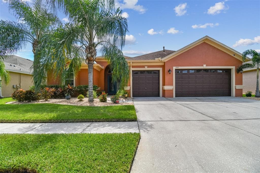 1753 BEACONSFIELD DRIVE WESLEY CHAPEL, FL 33543
