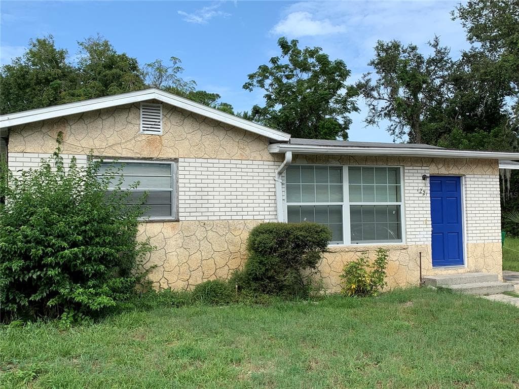 1221 JARECKI AVENUE HOLLY HILL, FL 32117