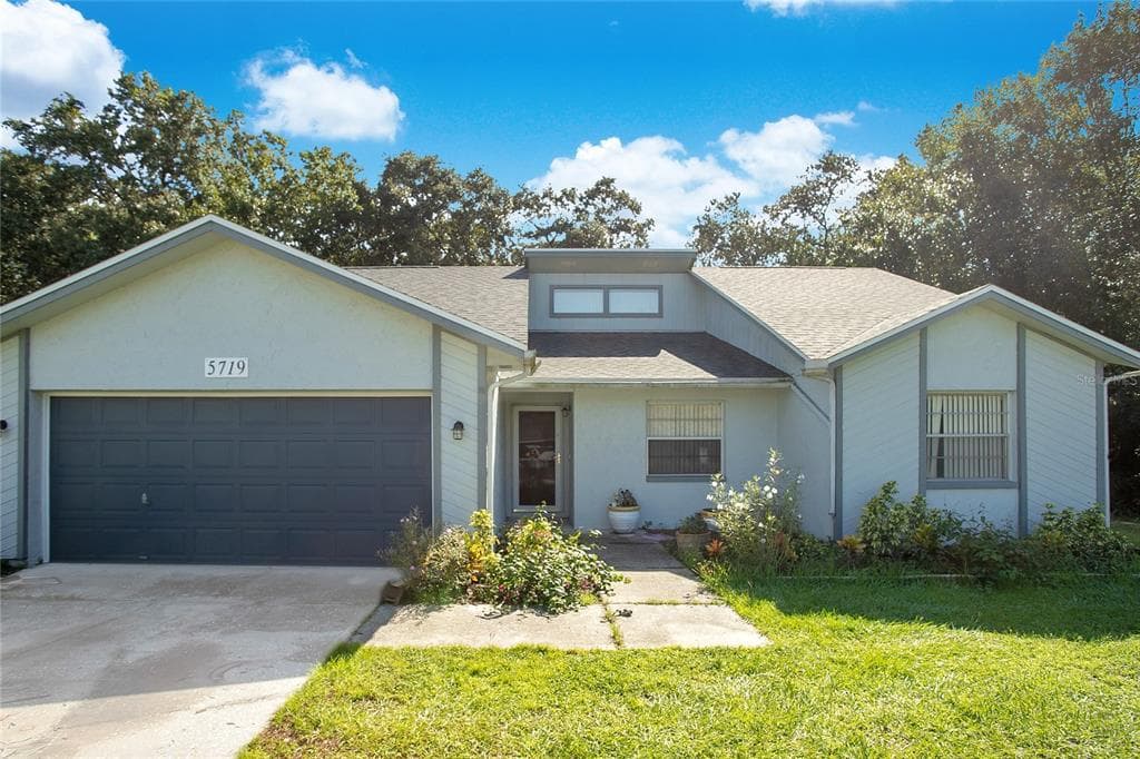 5719 BAMBI DRIVE LAKELAND, FL 33809